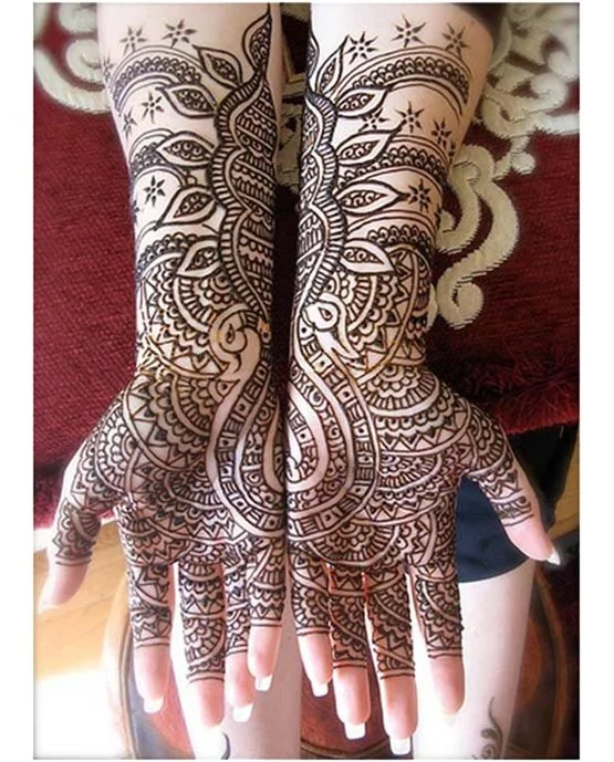 Leaf Weave Blend Using Front Full Hand Mehndi Design